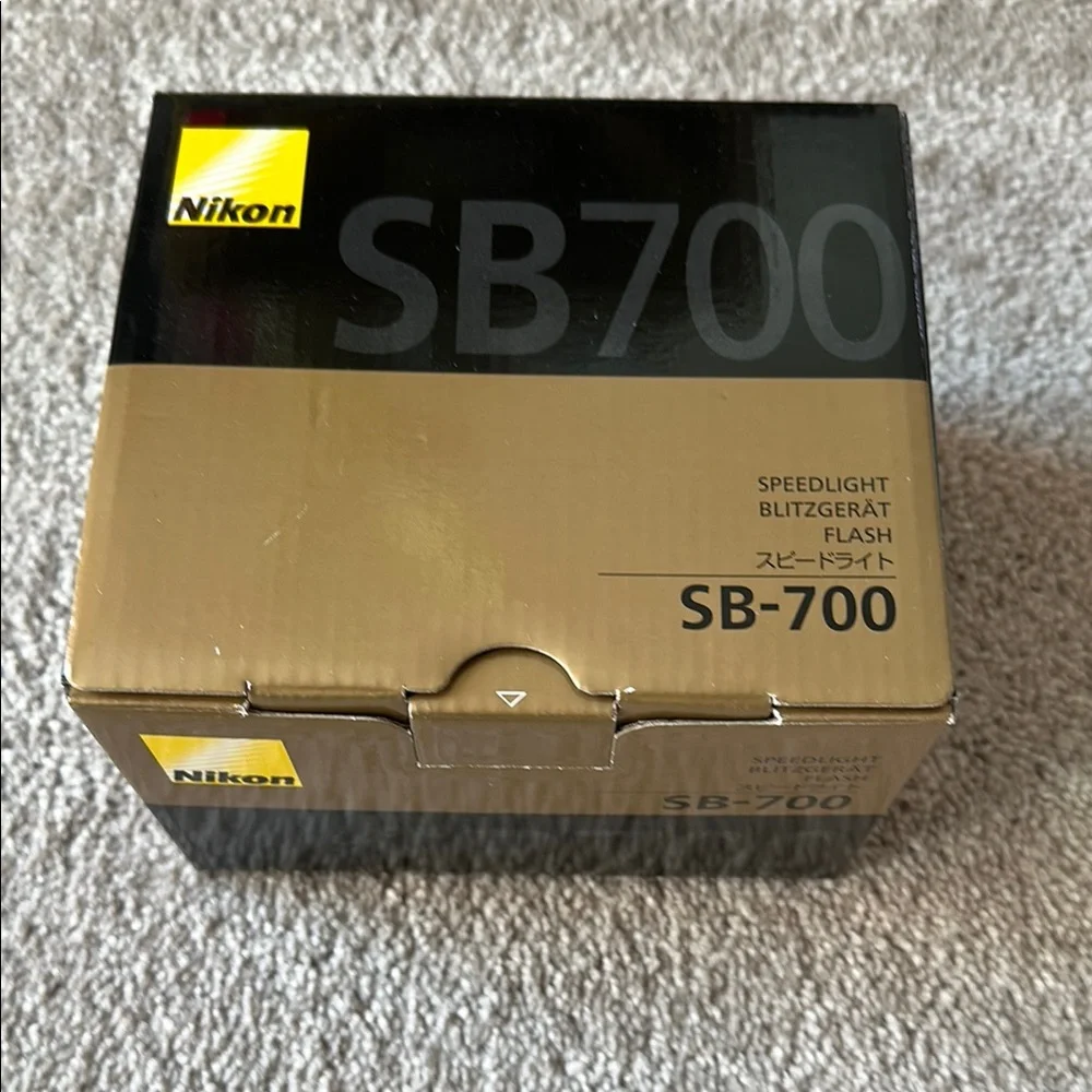 Nikon SB-700 Flash in Mint Condition